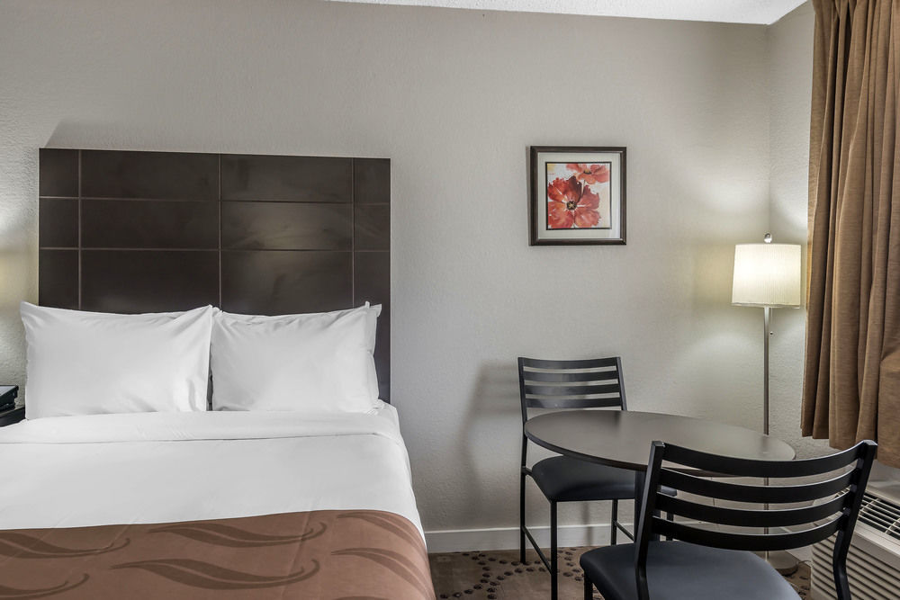 Quality Inn & Suites Kissimmee By The Lake Four Corners Exterior foto